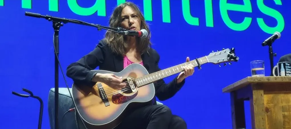 Susanna Hoffs Age, Height, Weight, Net Worth, Career, And More